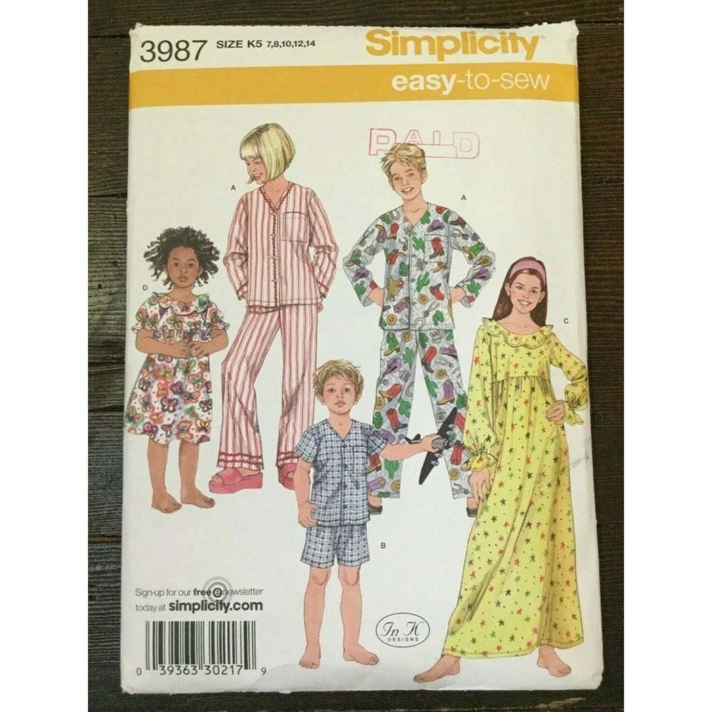 Simplicity 3987 Unisex Childrens Pajamas Nightgown 2 Lengths Size 7-14 Cut